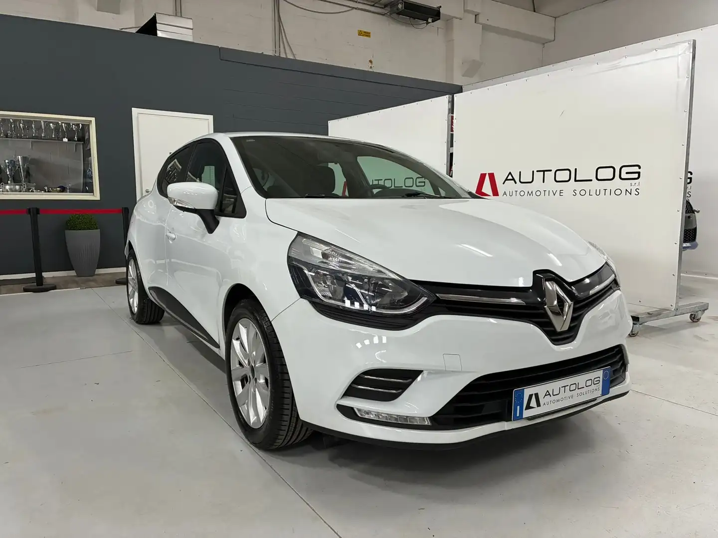 Renault Clio Clio IV 2017 1.2 16v Life 75cv my18 Blanc - 1