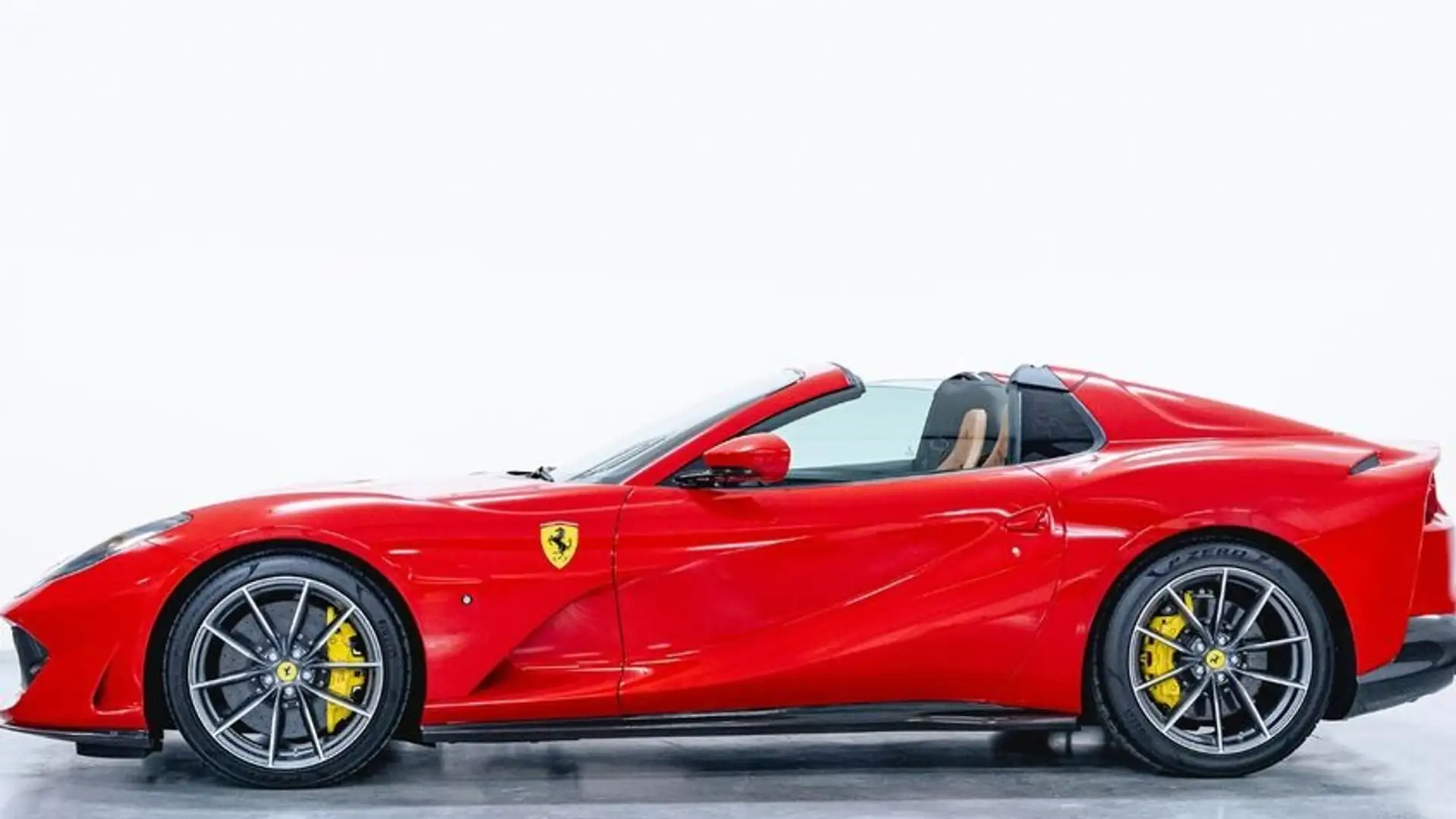 Ferrari 812 GTS Rojo - 2
