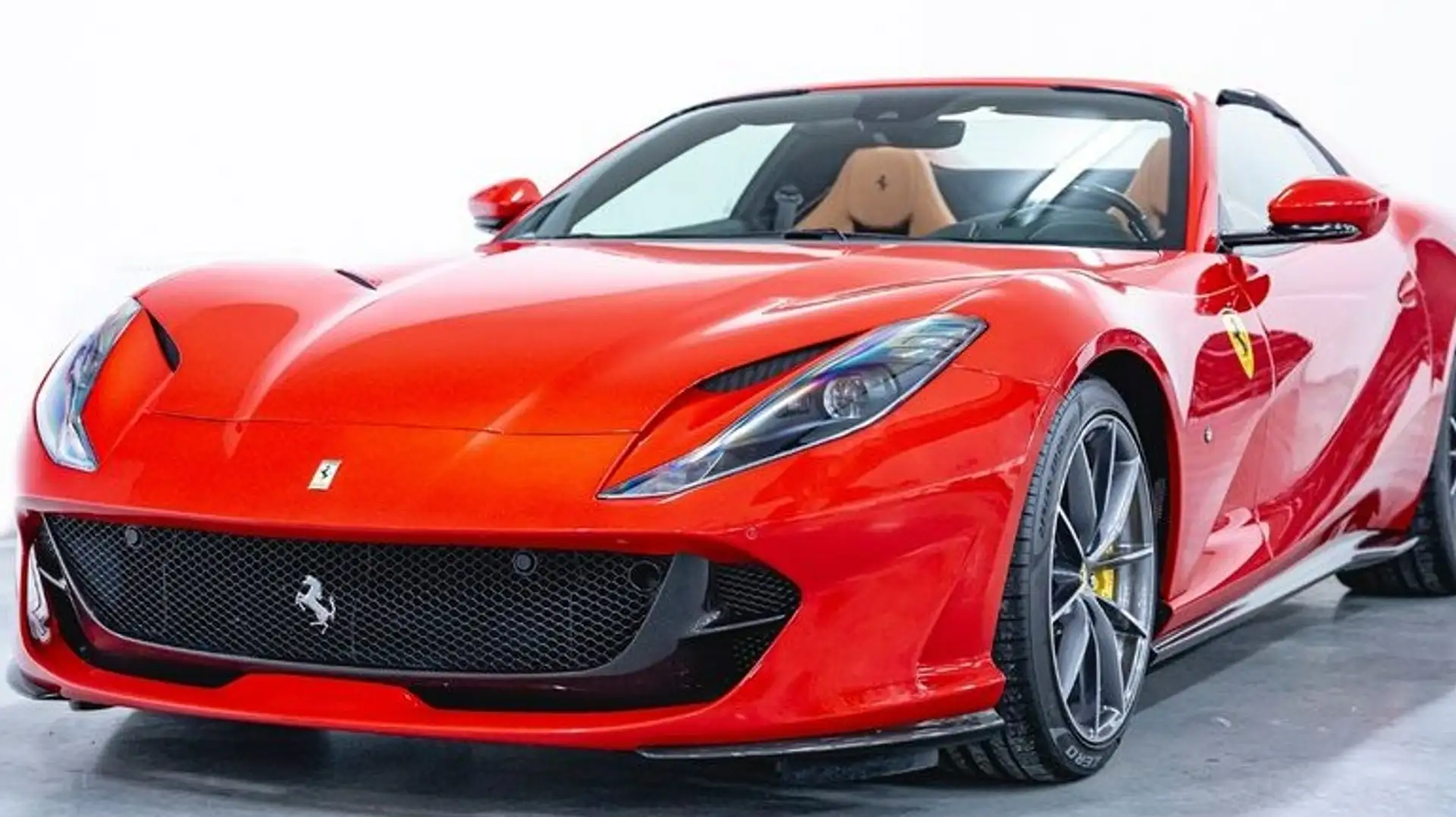 Ferrari 812 GTS Rojo - 1