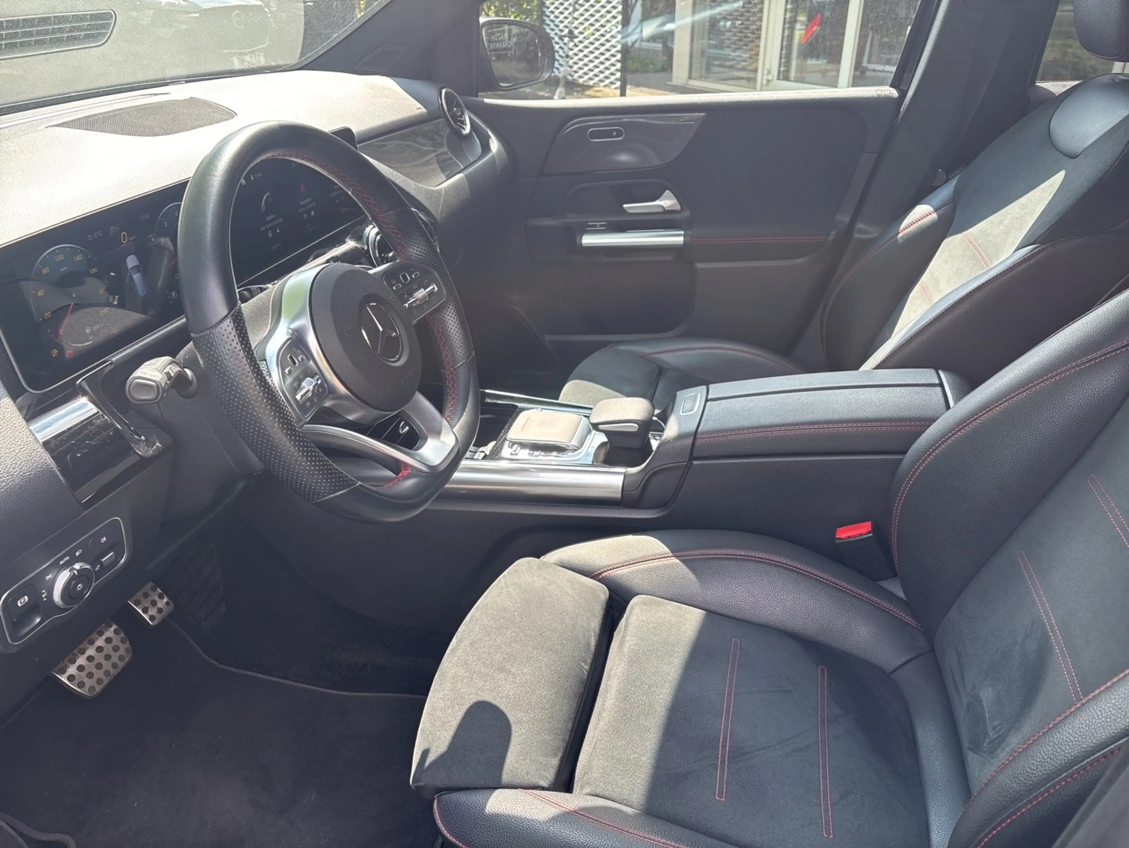 Mercedes-Benz B 220 AMG Line 4Matic — photo 14