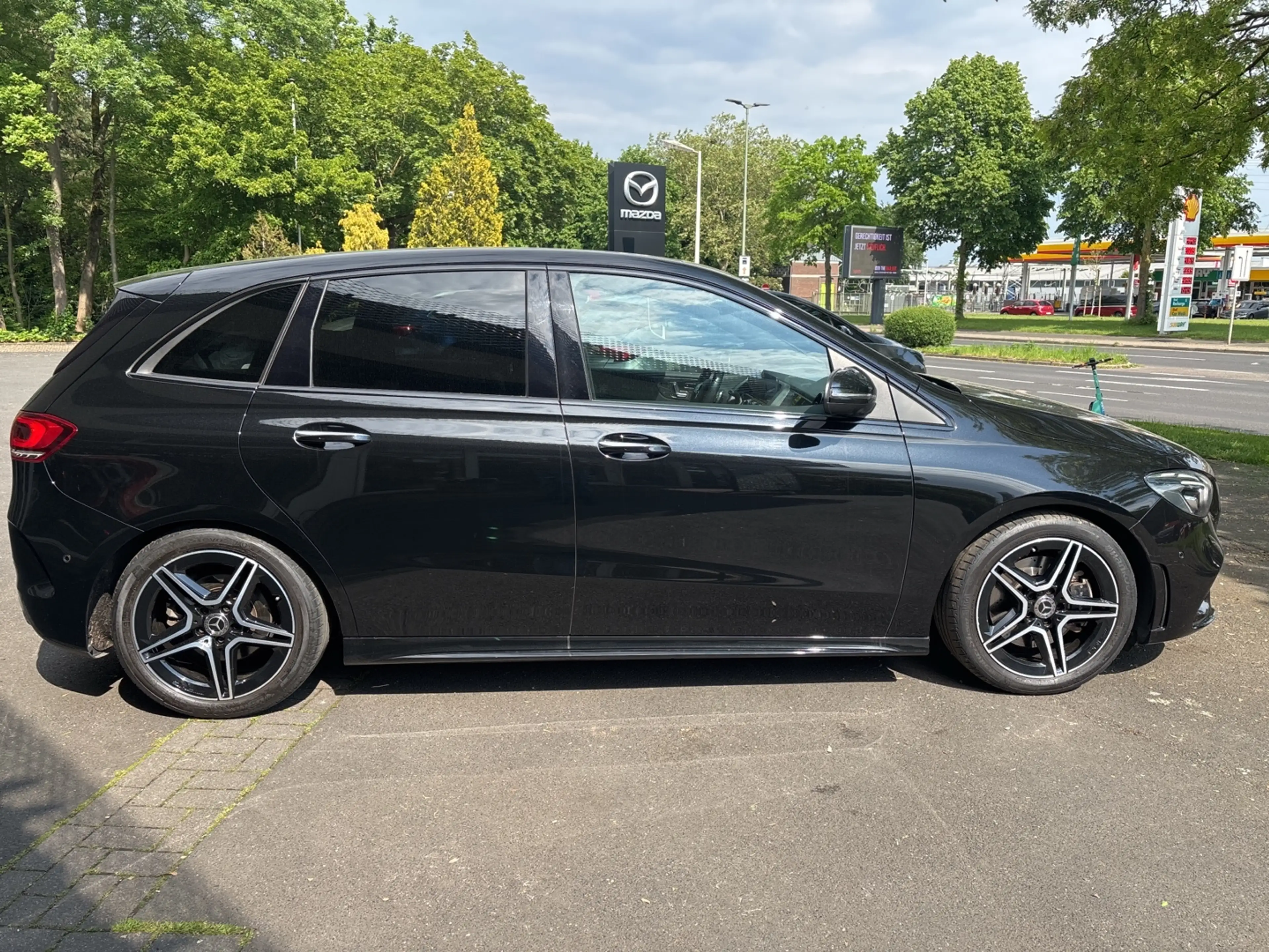Mercedes-Benz B 220 AMG Line 4Matic — photo 5