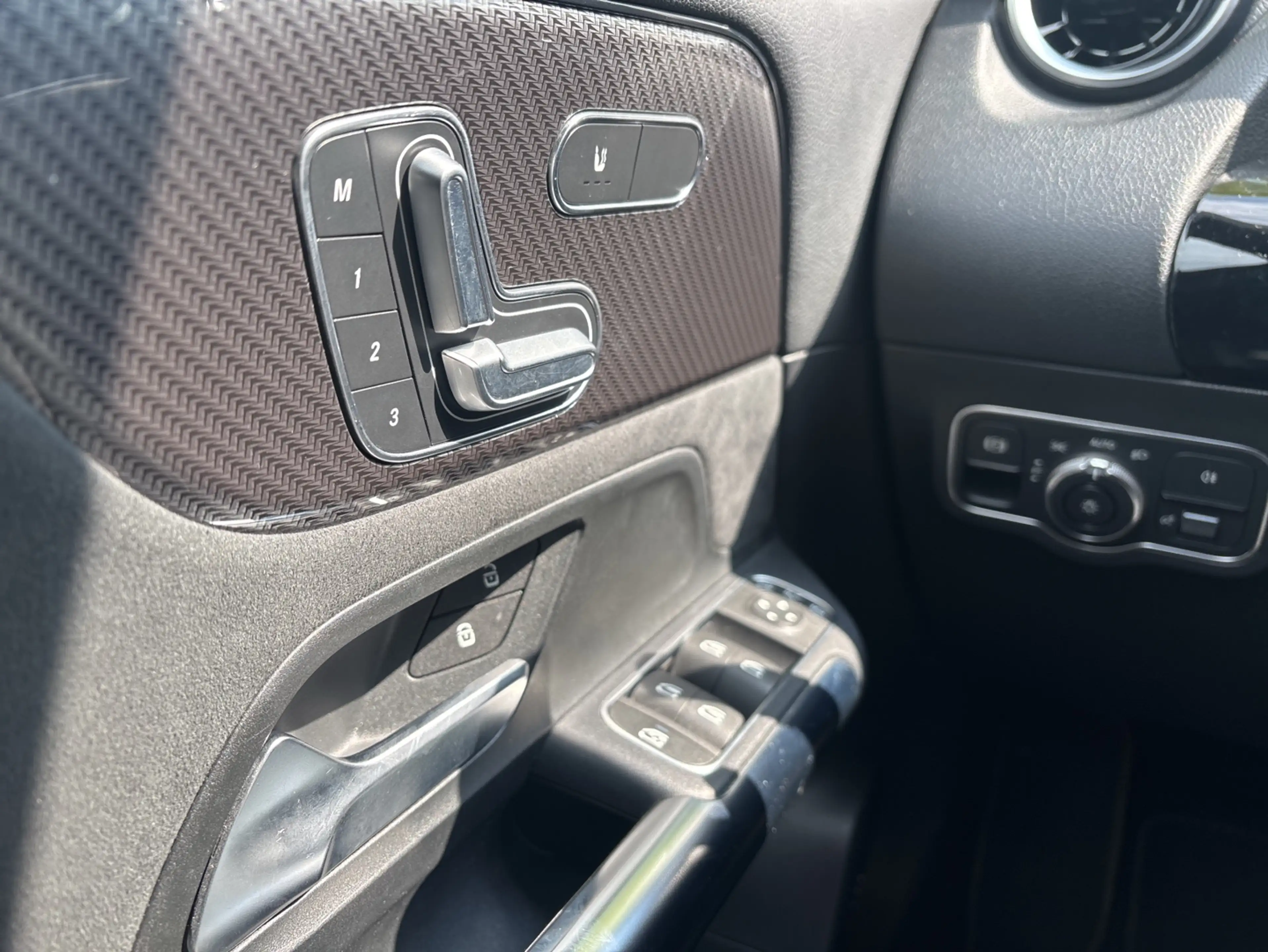 Mercedes-Benz B 220 AMG Line 4Matic — photo 13