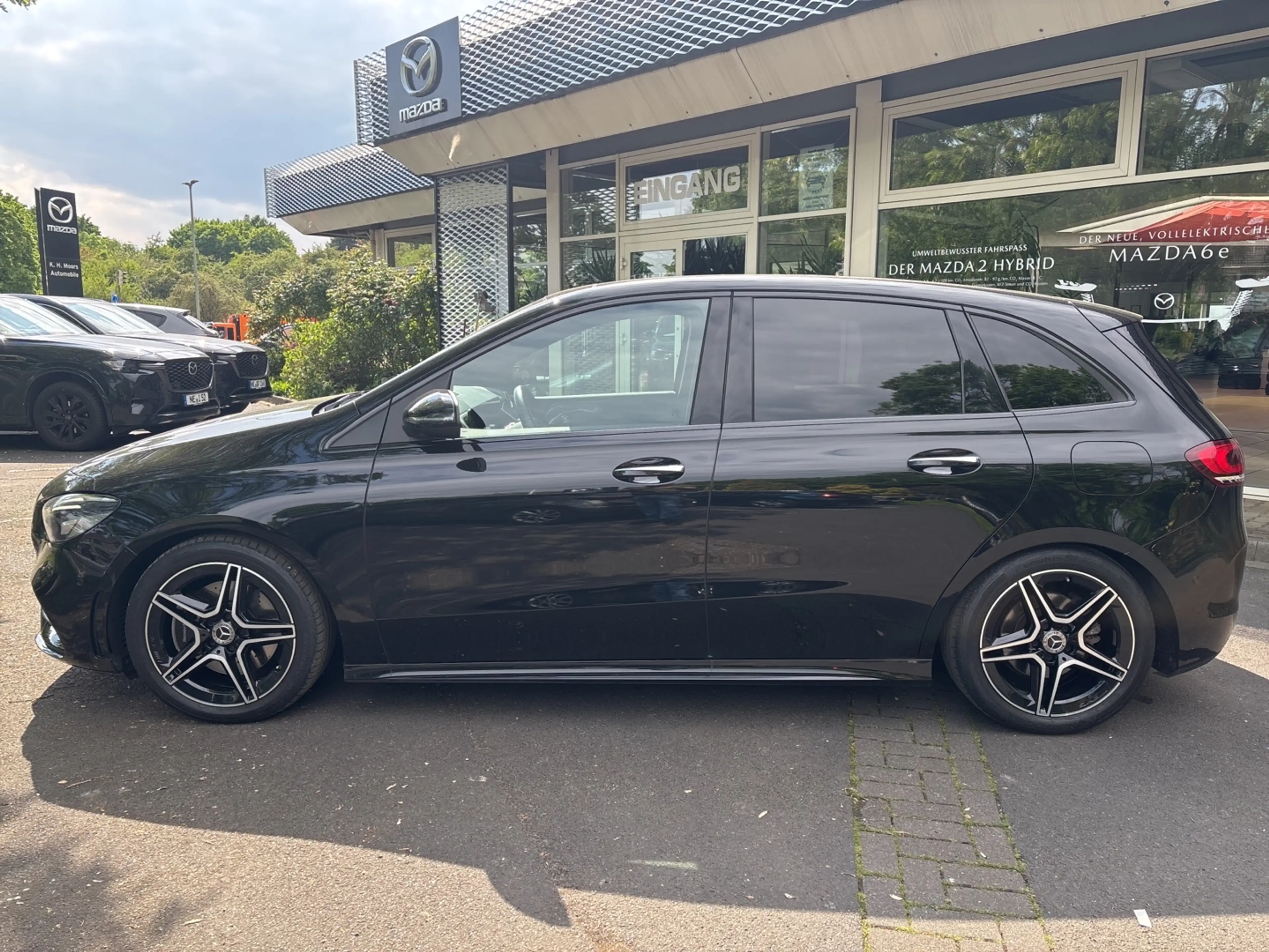 Mercedes-Benz B 220 AMG Line 4Matic — photo 2