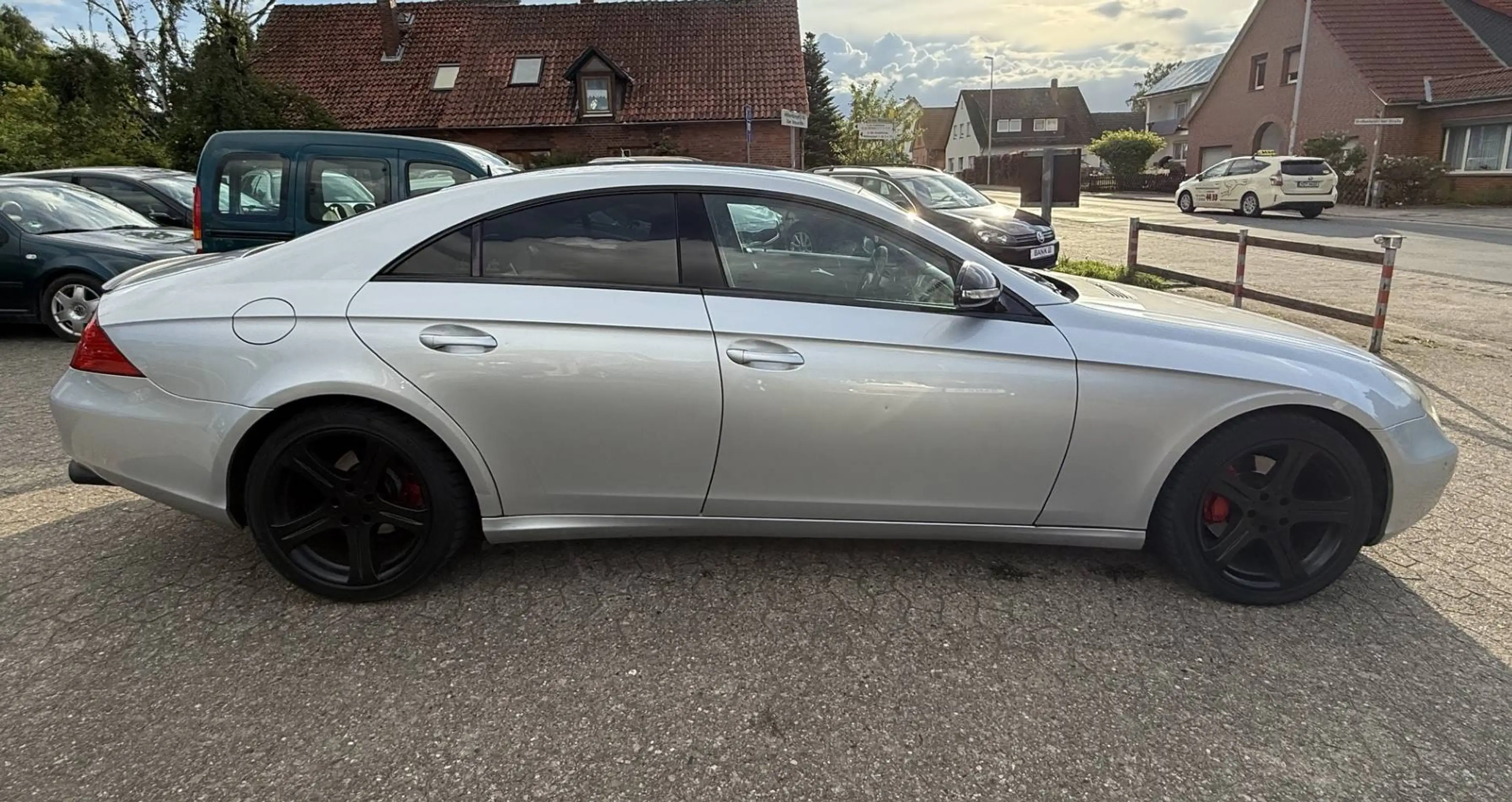 Mercedes-Benz CLS 320 CLS 320 / 350 CDI AMG — photo 9