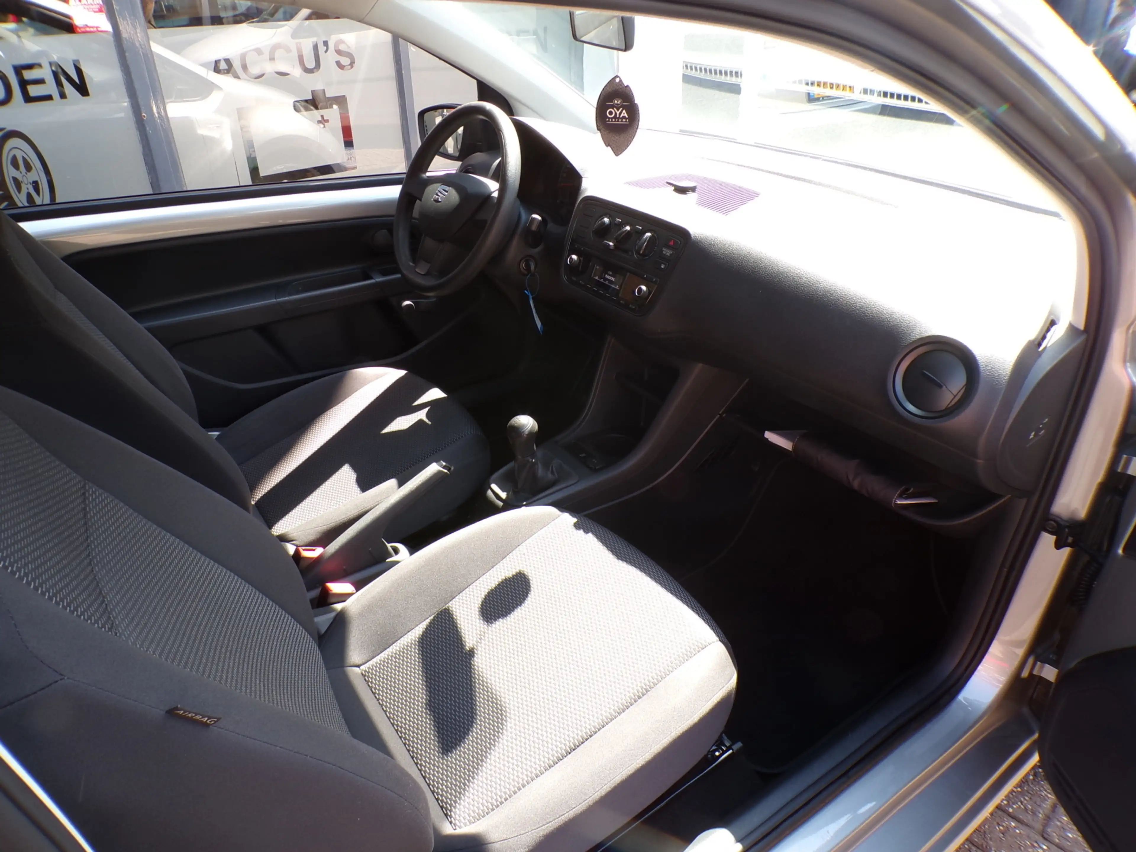 SEAT Mii 1.0 Black One AIRCO,NIEUWE APK !! — photo 10