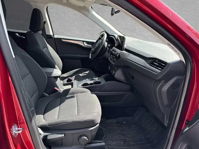 Ford Kuga view 3