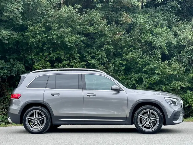Mercedes-Benz GLB Class view 3
