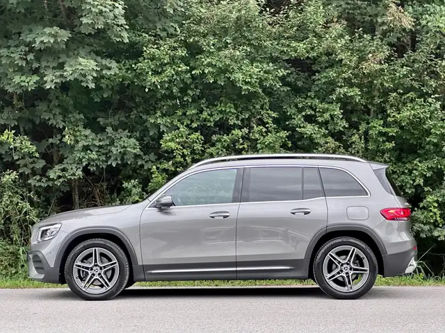 Mercedes-Benz GLB Class view 6