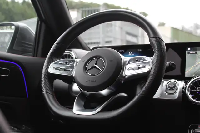 Mercedes-Benz GLB Class view 9
