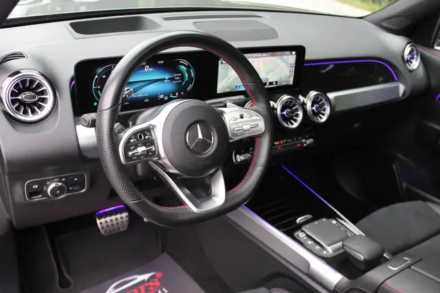 Mercedes-Benz GLB Class view 8