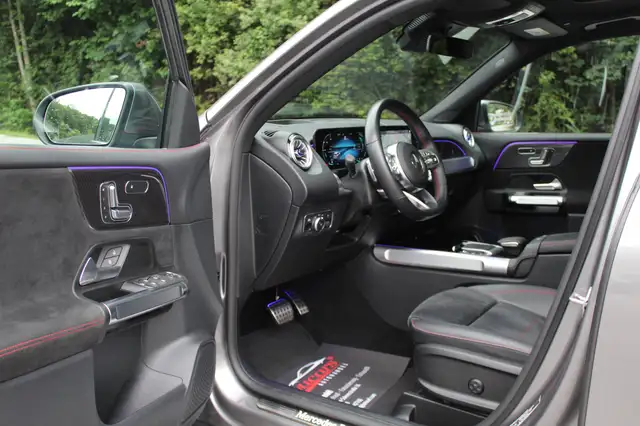 Mercedes-Benz GLB Class view 7