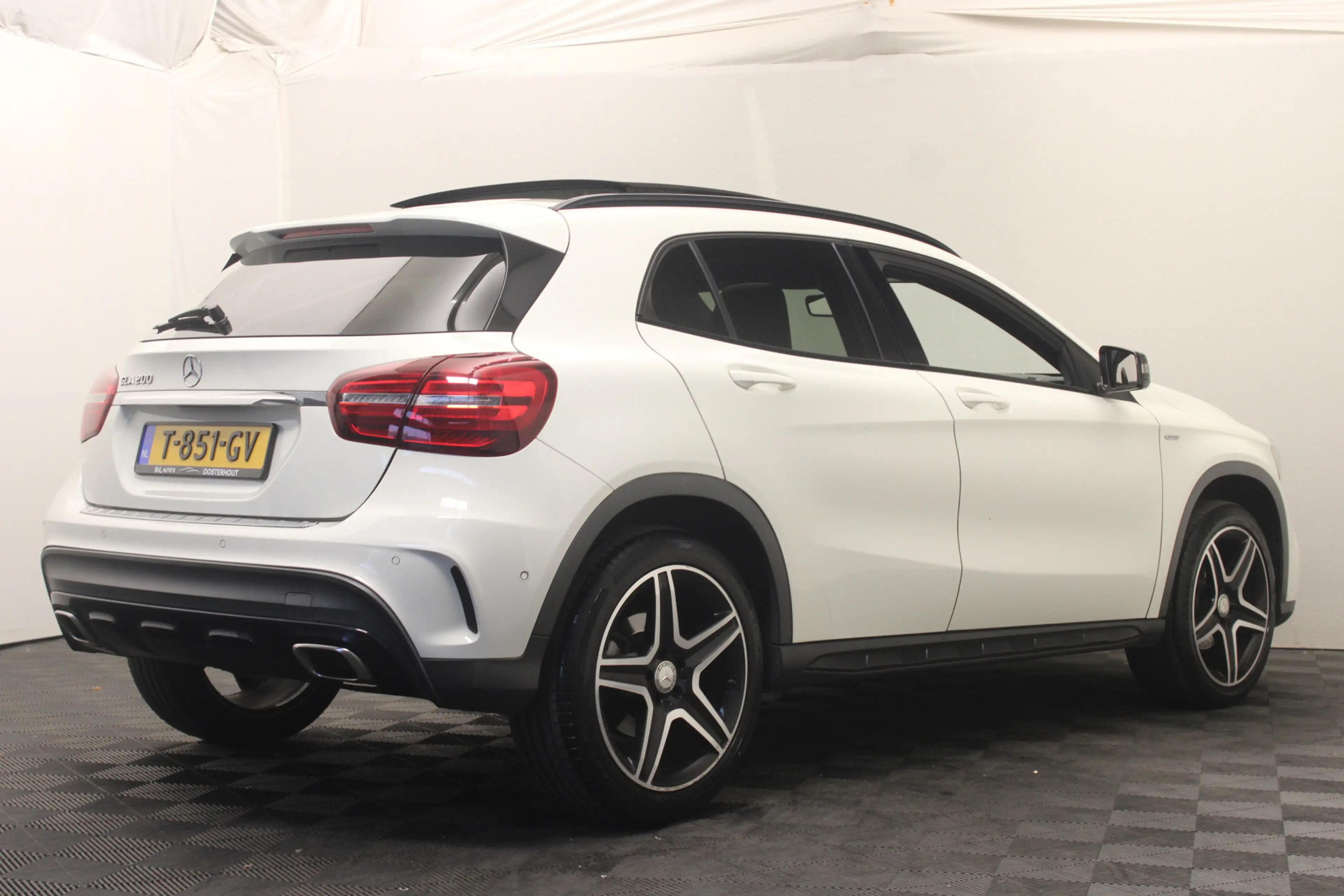 Mercedes-Benz GLA 200 Premium Plus |Pano|Navi| — photo 9