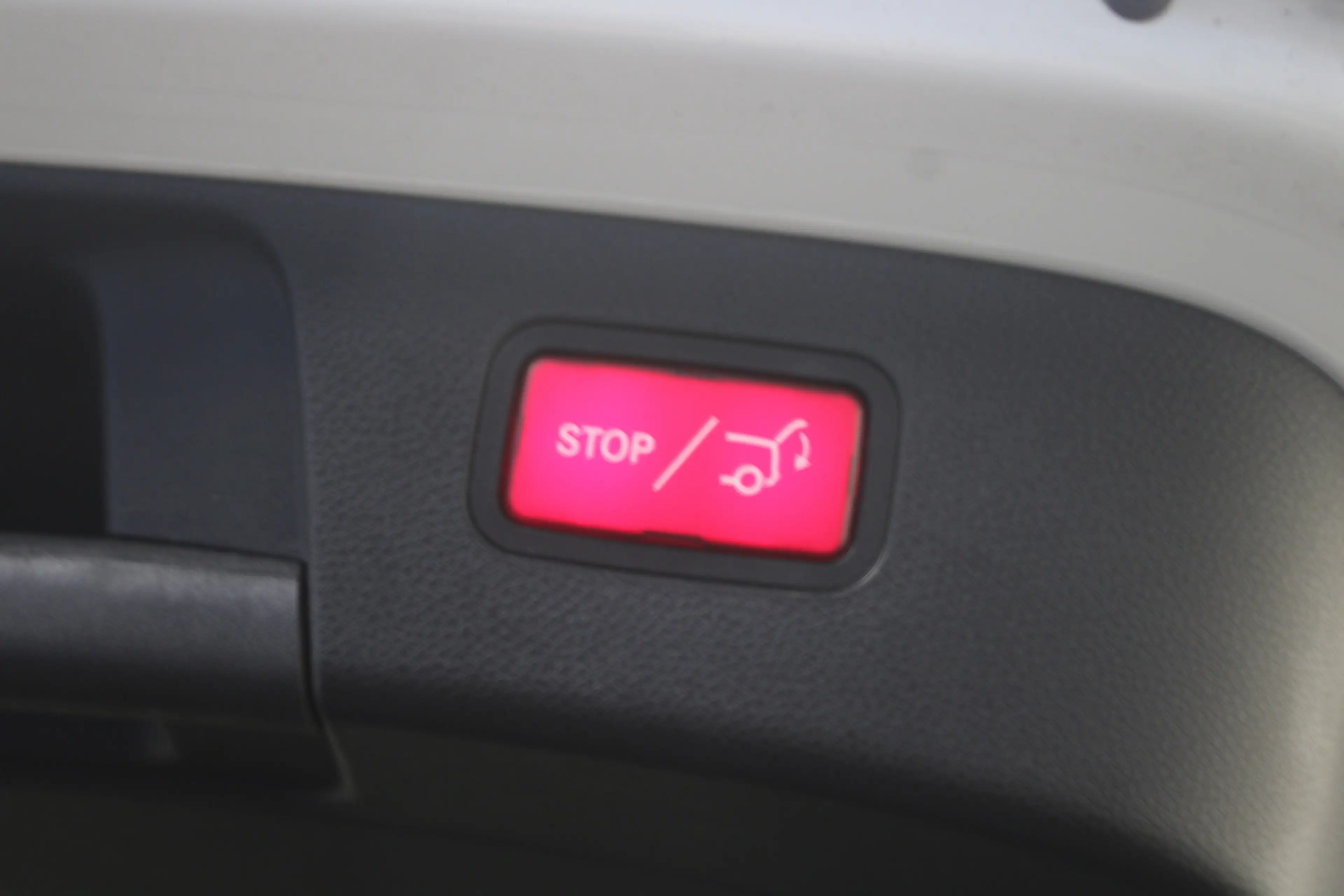 Mercedes-Benz GLA 200 Premium Plus |Pano|Navi| — photo 16