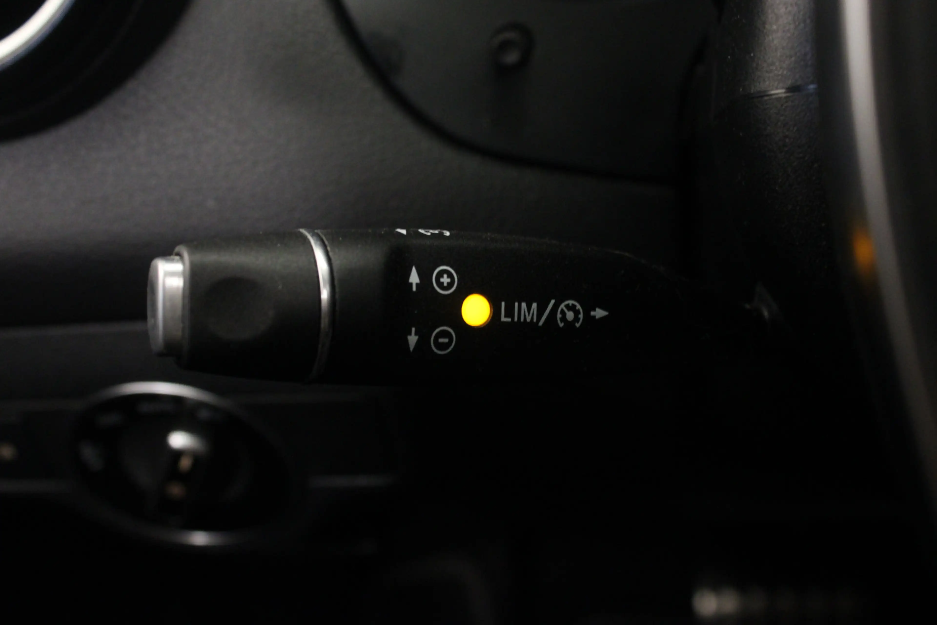 Mercedes-Benz GLA 200 Premium Plus |Pano|Navi| — photo 6