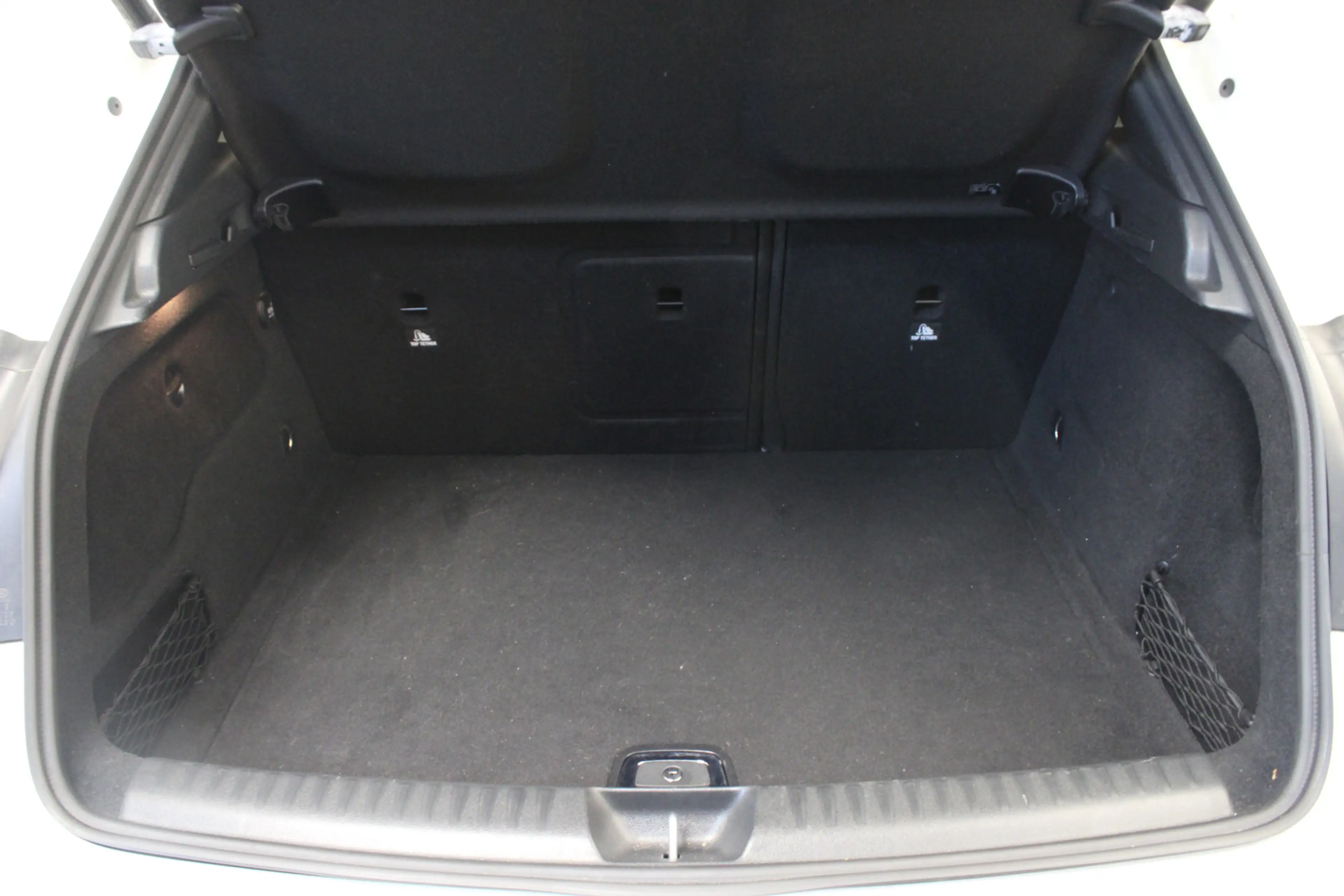 Mercedes-Benz GLA 200 Premium Plus |Pano|Navi| — photo 21