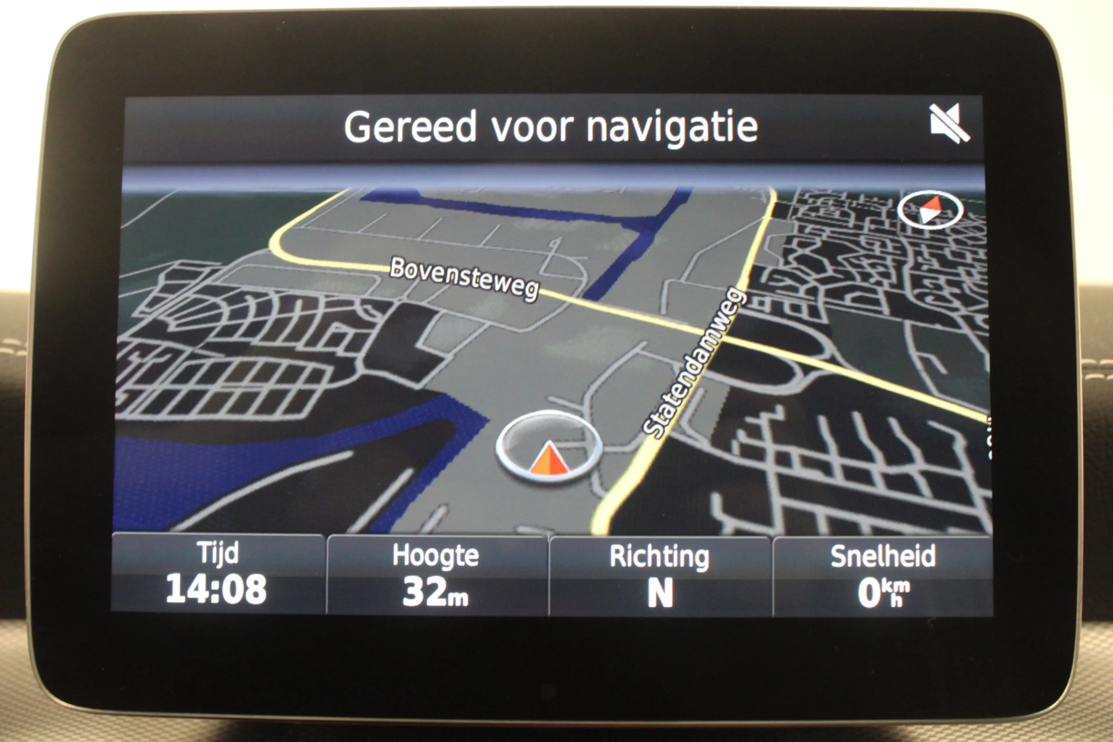 Mercedes-Benz GLA 200 Premium Plus |Pano|Navi| — photo 2