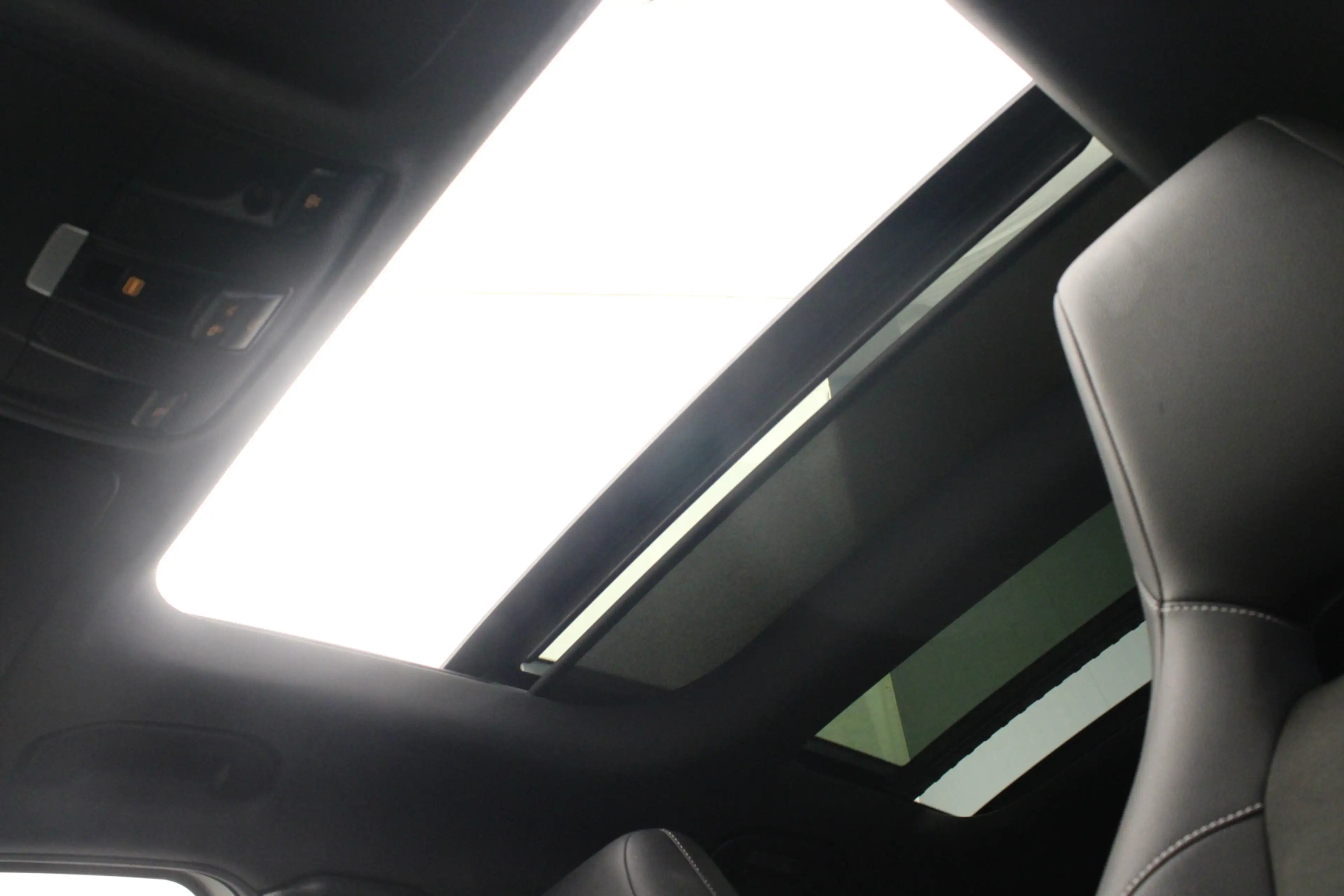Mercedes-Benz GLA 200 Premium Plus |Pano|Navi| — photo 17