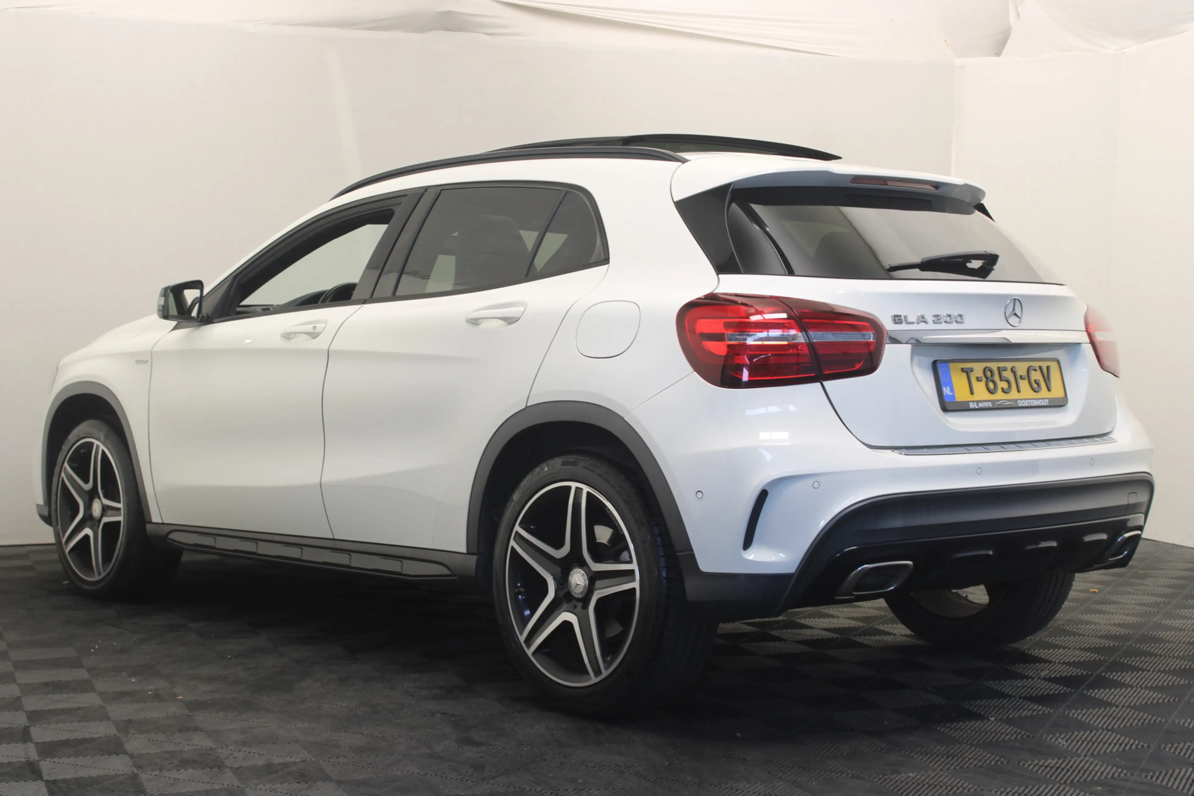 Mercedes-Benz GLA 200 Premium Plus |Pano|Navi| — photo 7
