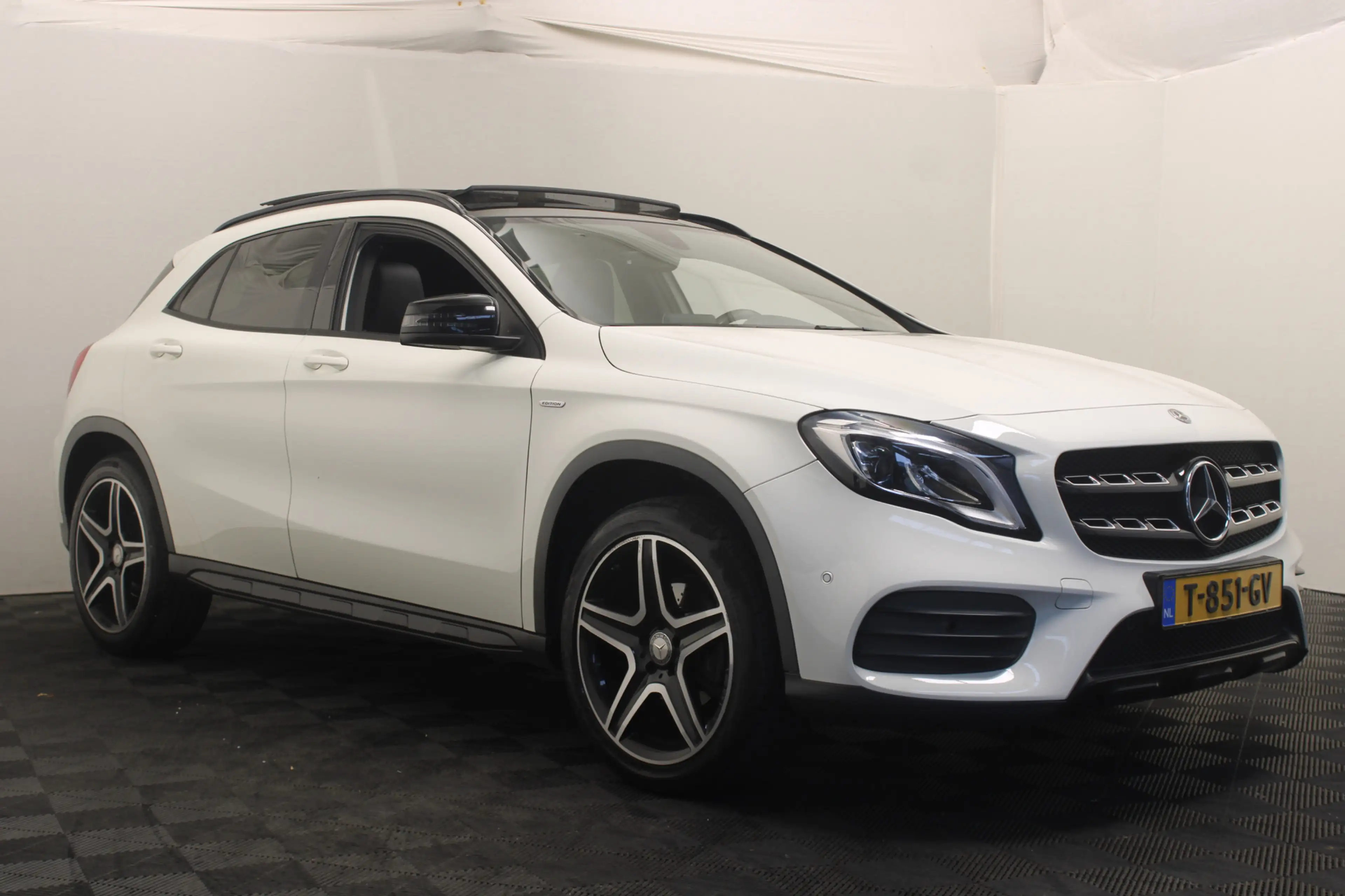 Mercedes-Benz GLA 200 Premium Plus |Pano|Navi| — photo 5