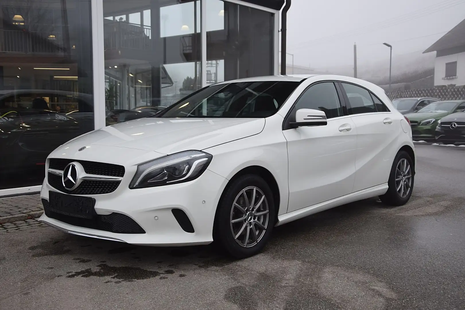 Mercedes-Benz A 160 d *Style-Paket* Weiß - 2