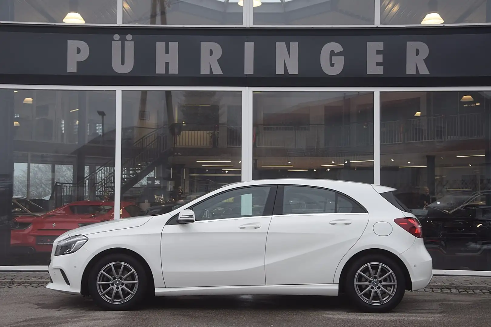 Mercedes-Benz A 160 d *Style-Paket* Weiß - 1