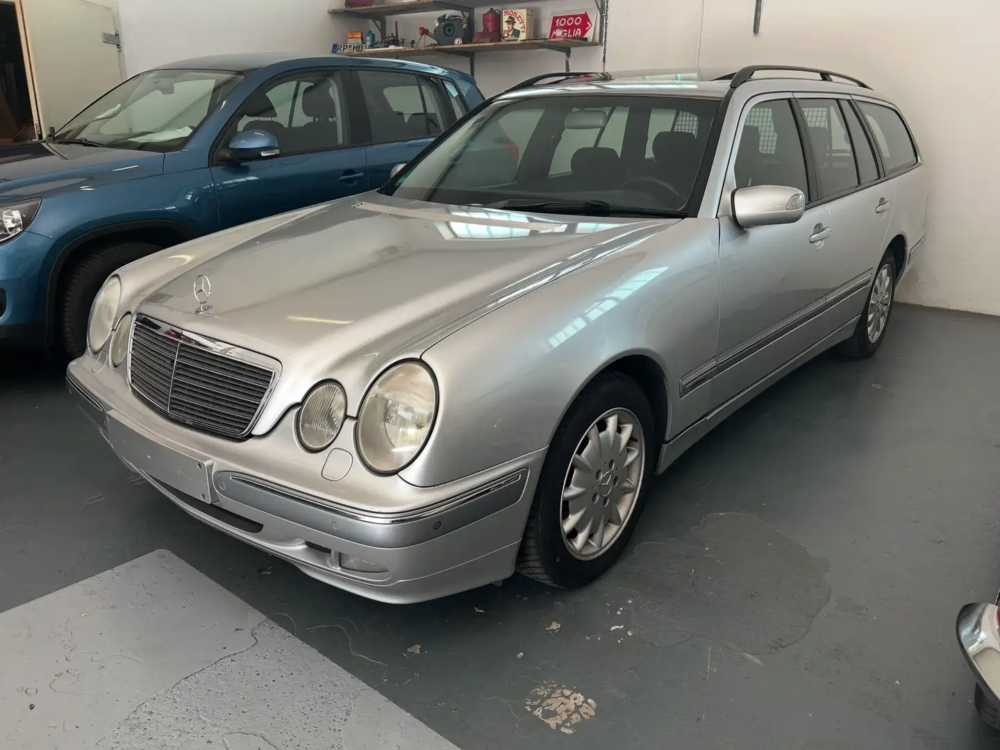 Mercedes-Benz E 270 T CDI Elegance DPF eSD AHK Silver - 1