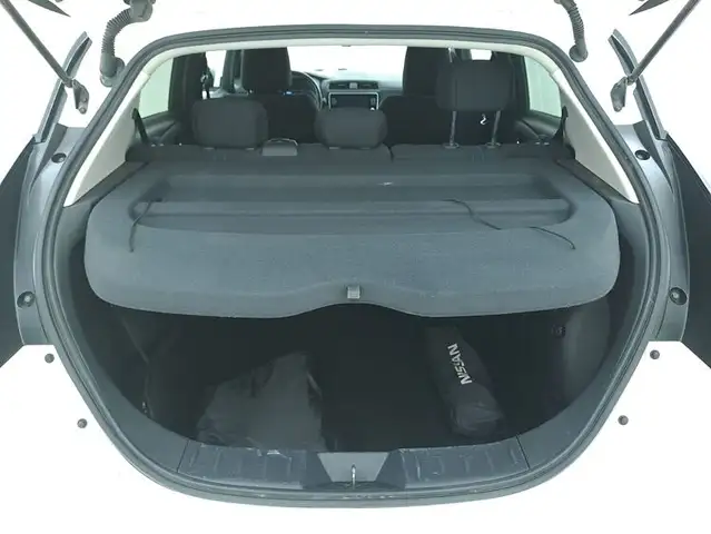 Nissan Leaf view 14