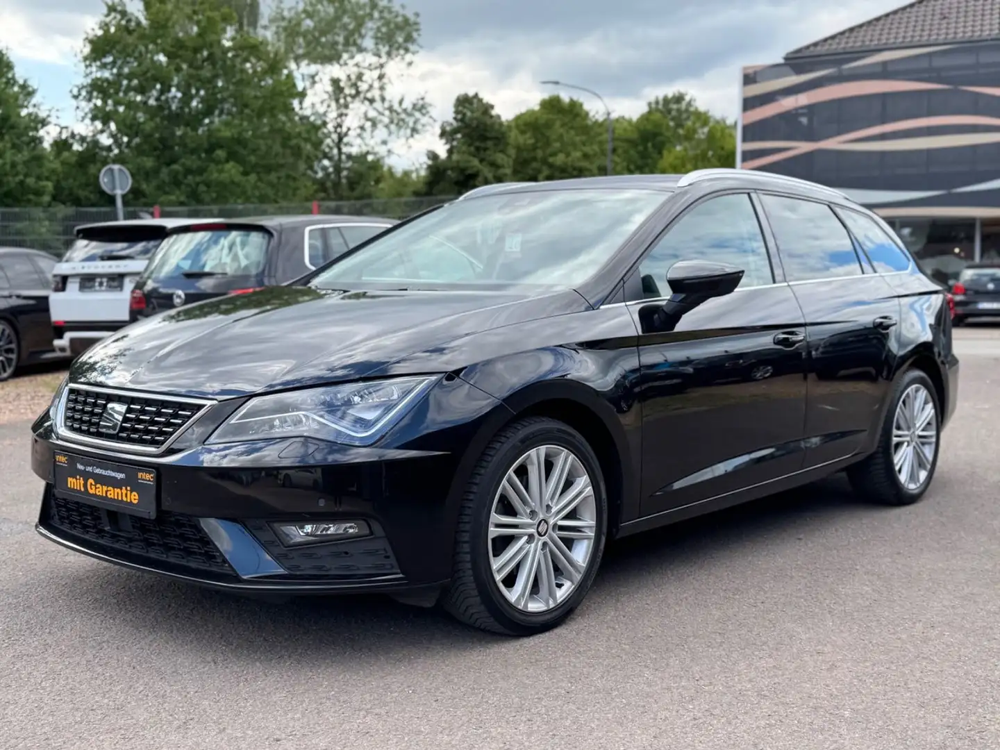 SEAT Leon ST Xcellence Euro6+AHK+Navi+ACC Schwarz - 1