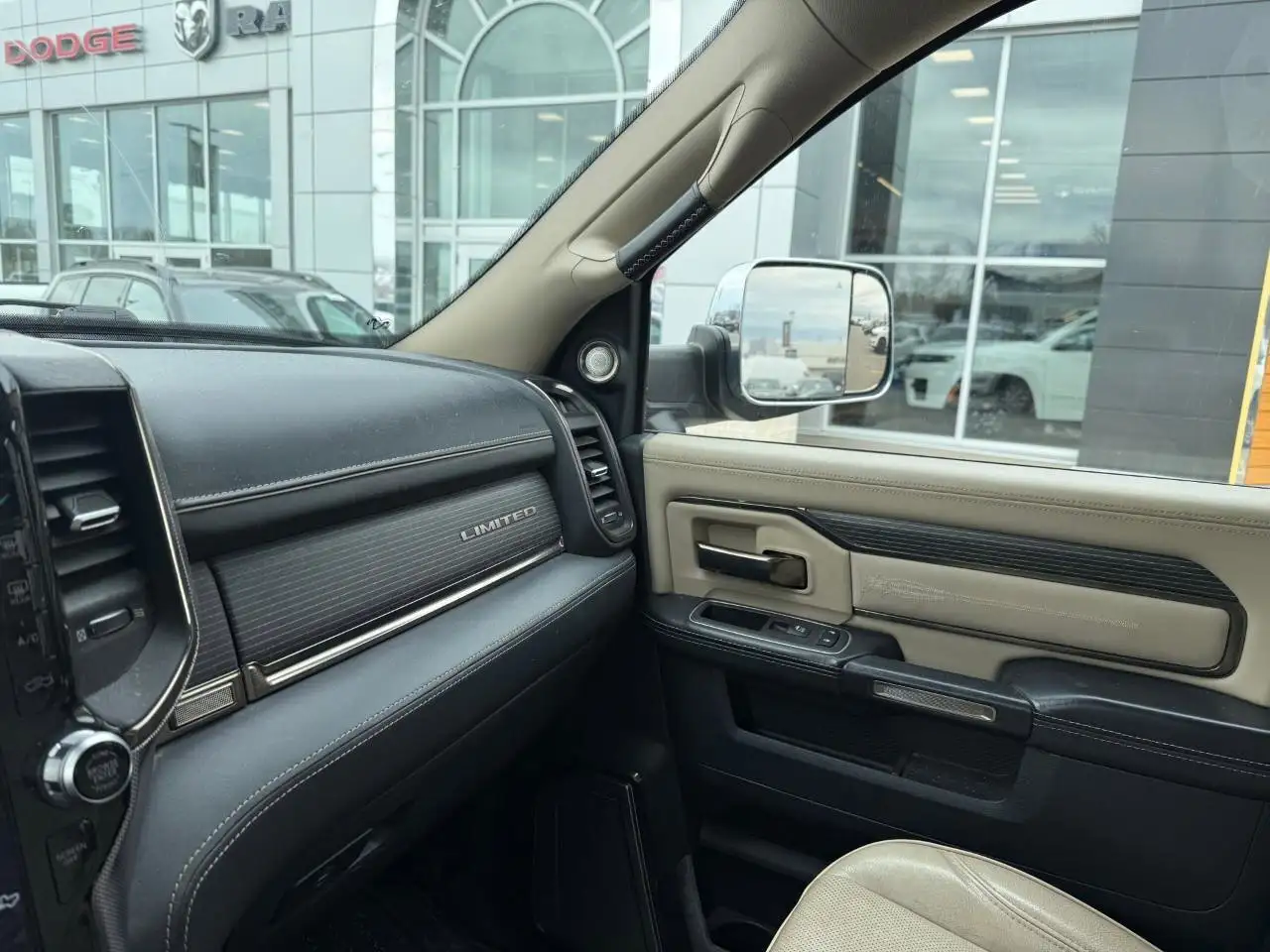 RAM 2500 снимка RAM 2500