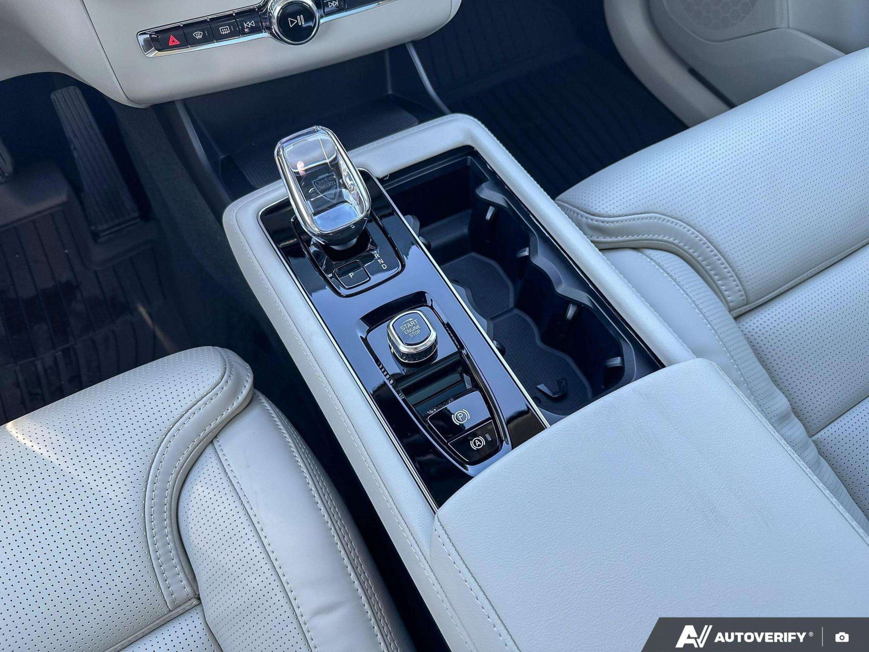 2026 Volvo XC90 Ultra Bright Theme UP TO 64 KMS OF EV RANGE! thumb 19