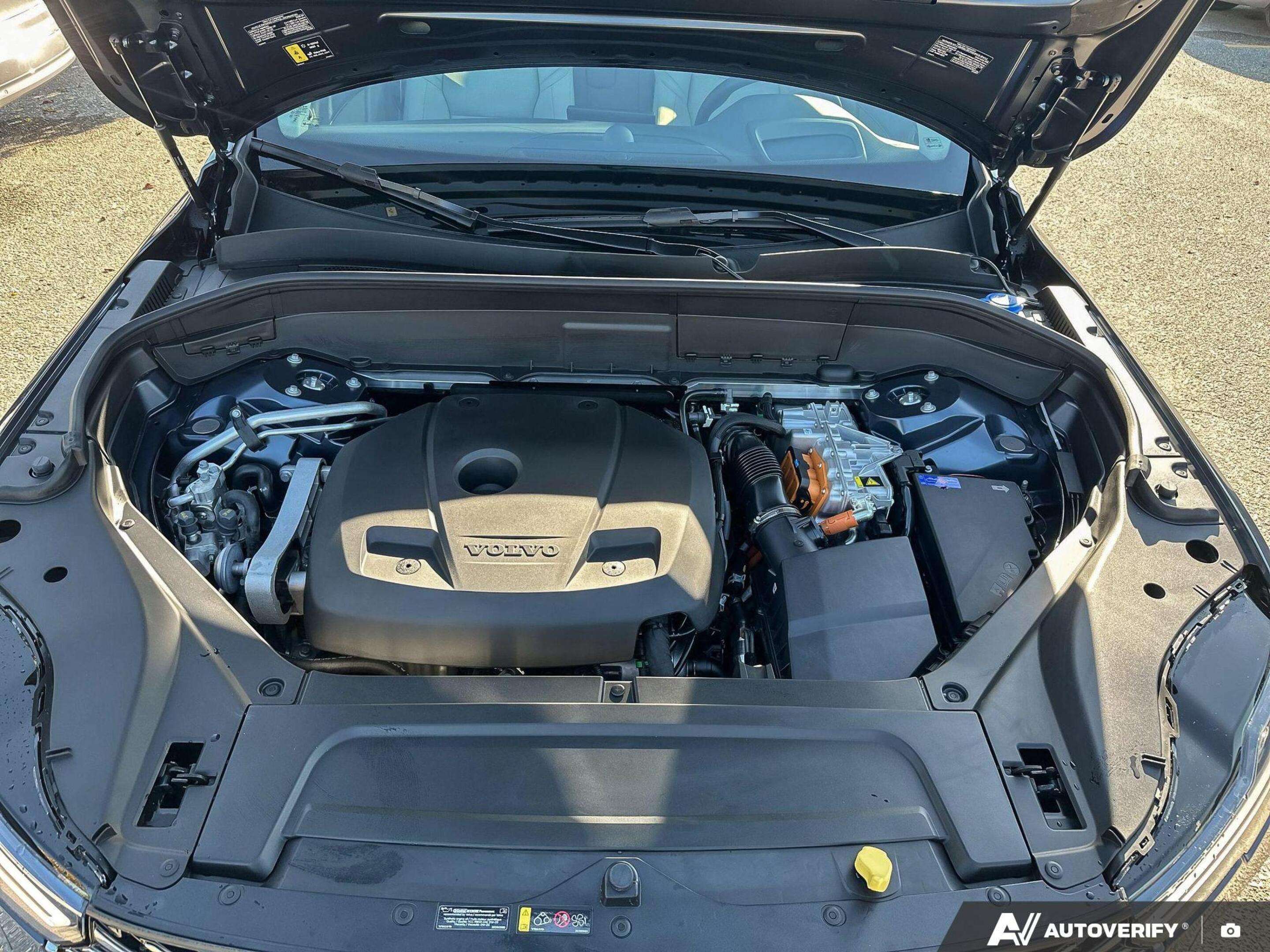 2026 Volvo XC90 Ultra Bright Theme UP TO 64 KMS OF EV RANGE! thumb 8
