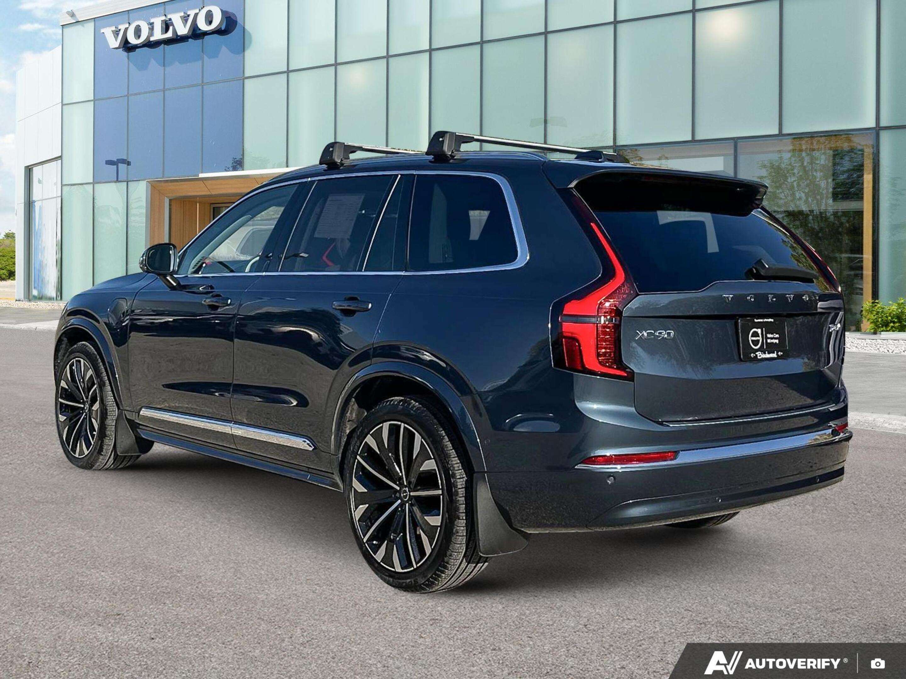 2026 Volvo XC90 Ultra Bright Theme UP TO 64 KMS OF EV RANGE! alt 4