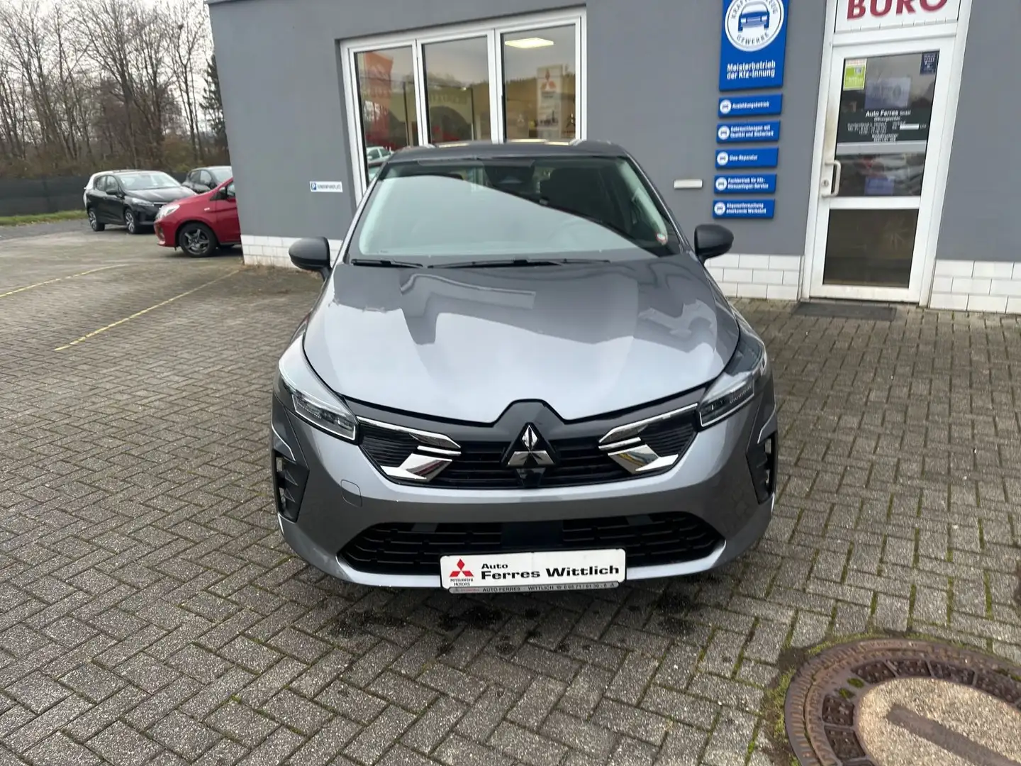 Mitsubishi Colt Basis Grijs - 2