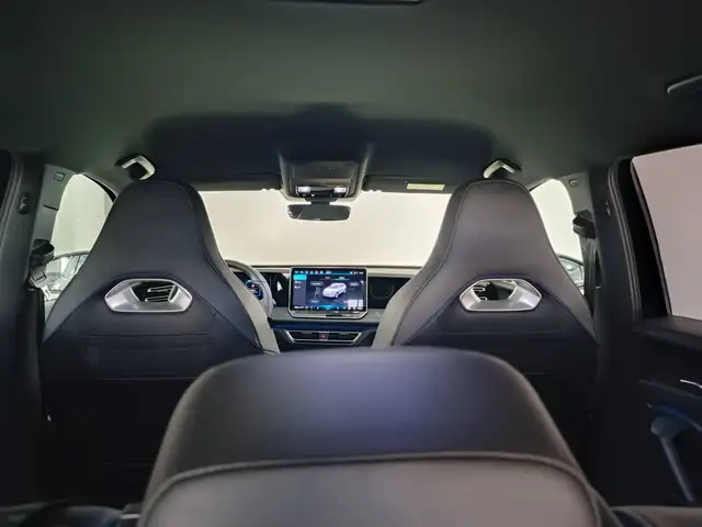 Volkswagen Tiguan view 5
