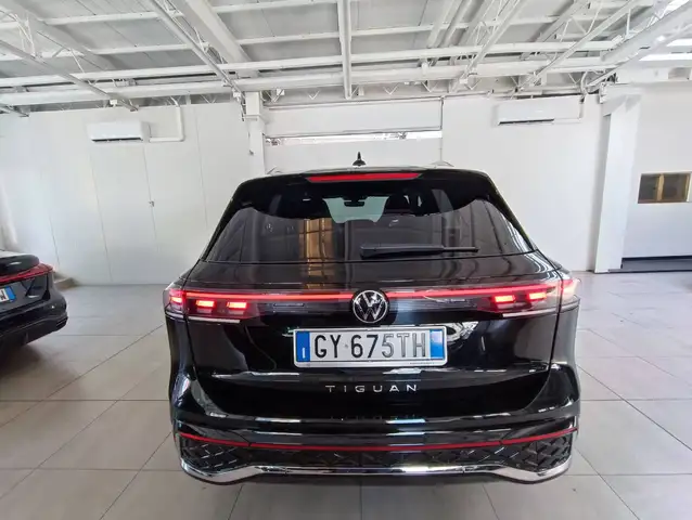 Volkswagen Tiguan view 18