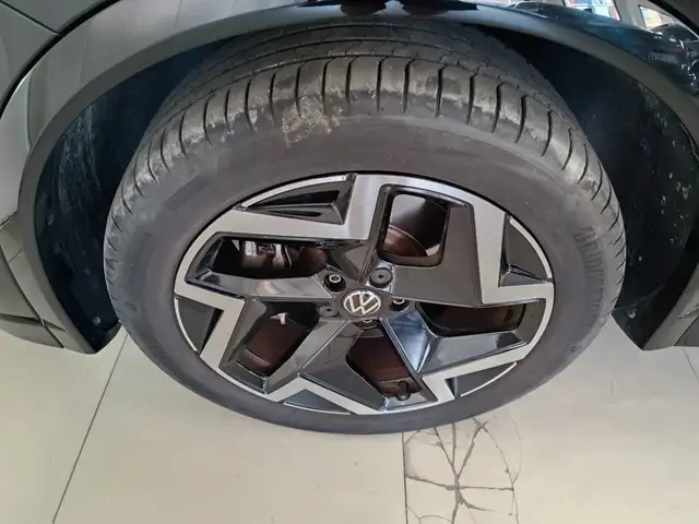 Volkswagen Tiguan view 27