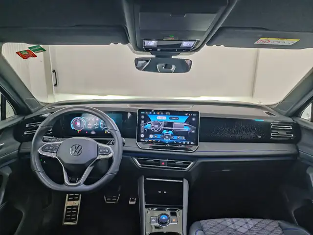 Volkswagen Tiguan view 6