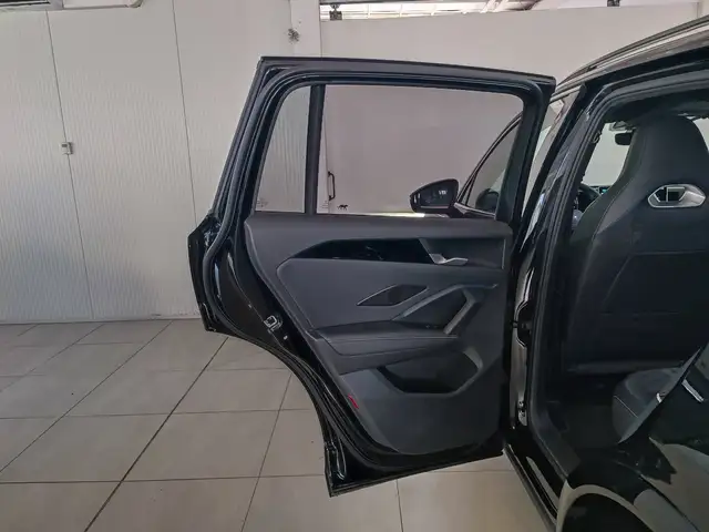 Volkswagen Tiguan view 22