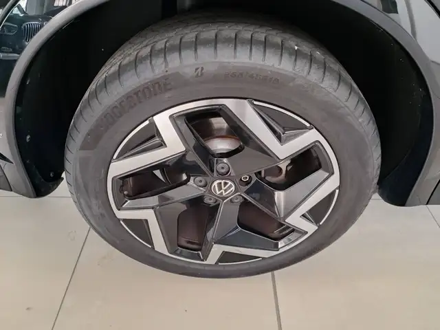 Volkswagen Tiguan view 25