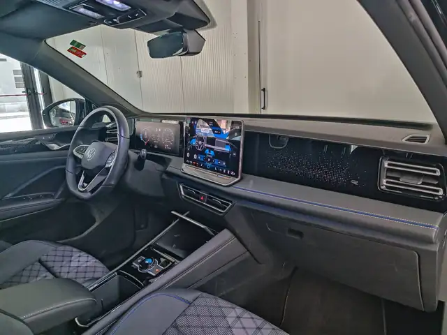Volkswagen Tiguan view 16