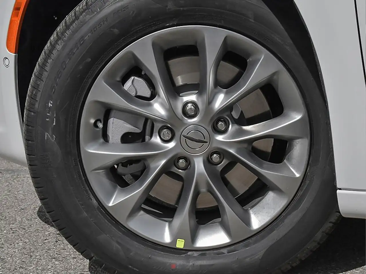 Chrysler Pacifica снимка Chrysler Pacifica