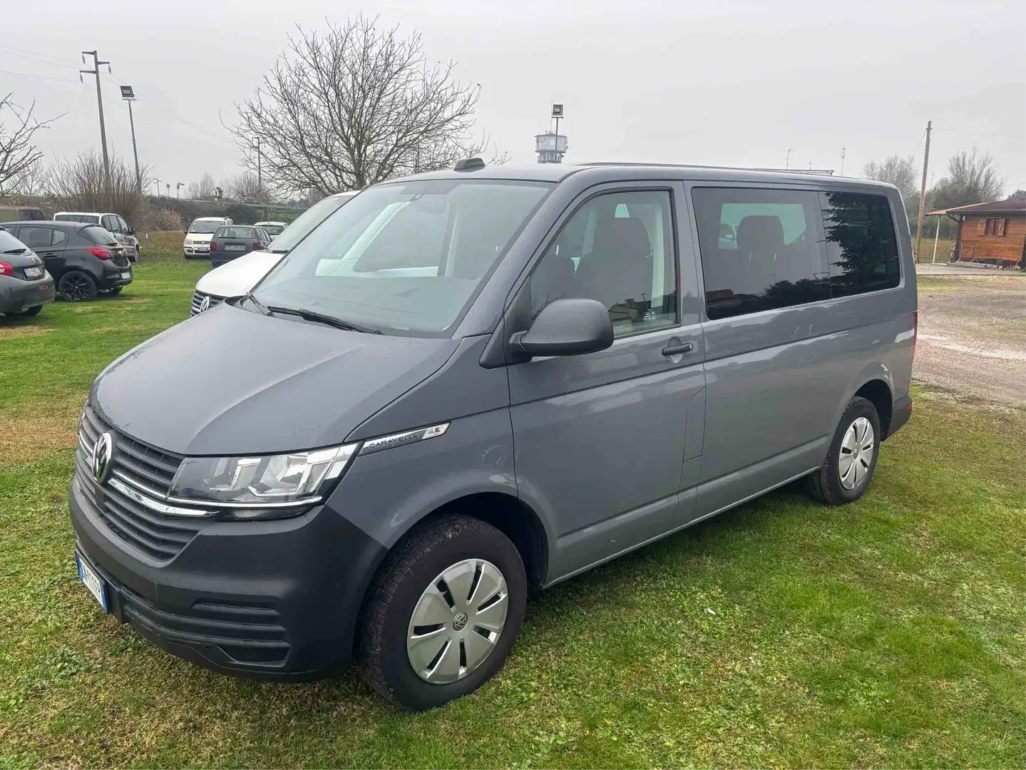 Volkswagen T6.1 Caravelle 9 POSTI PERFETTO Gris - 1