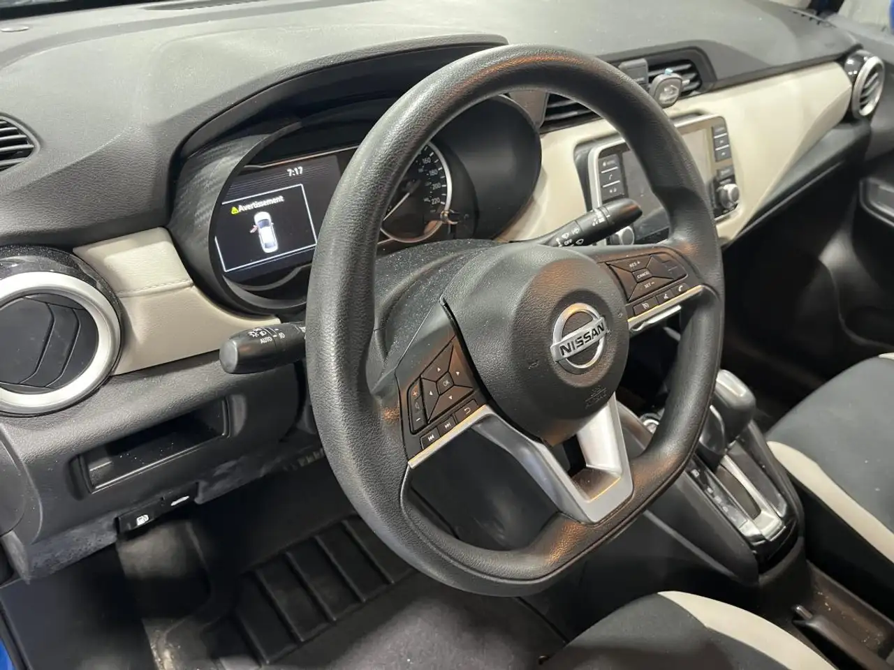 Nissan Versa снимка Nissan Versa