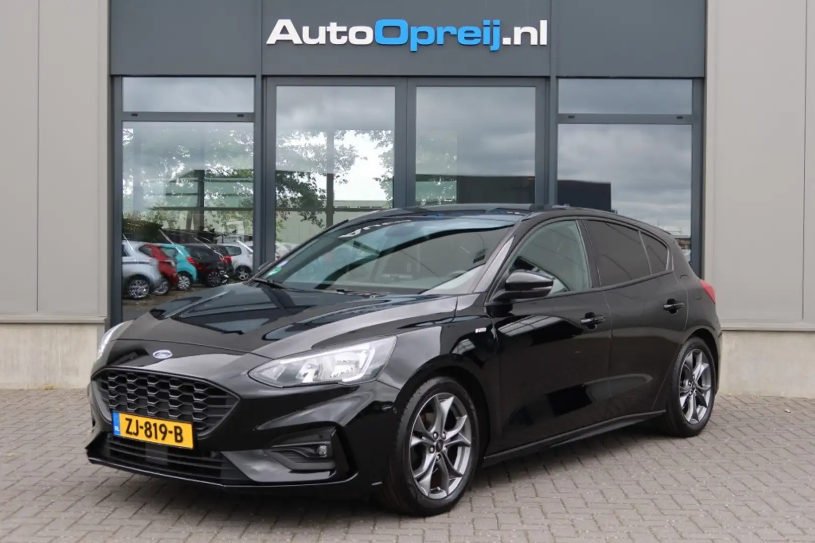 Ford Focus 1.0 EcoBoost ST Line Business 125pk NAVI, Camera, Zwart - 1