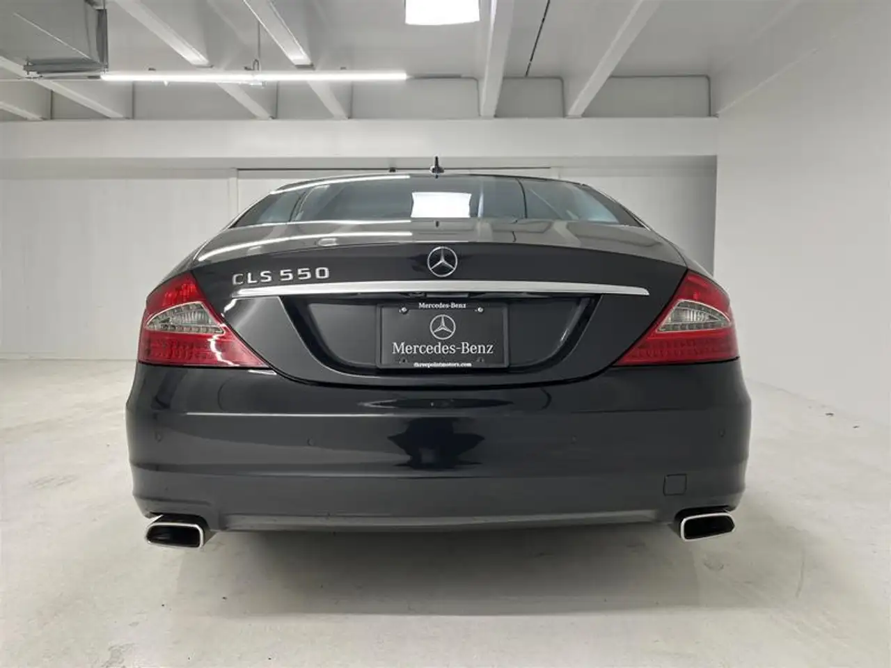 Mercedes-Benz CLS снимка Mercedes-Benz CLS