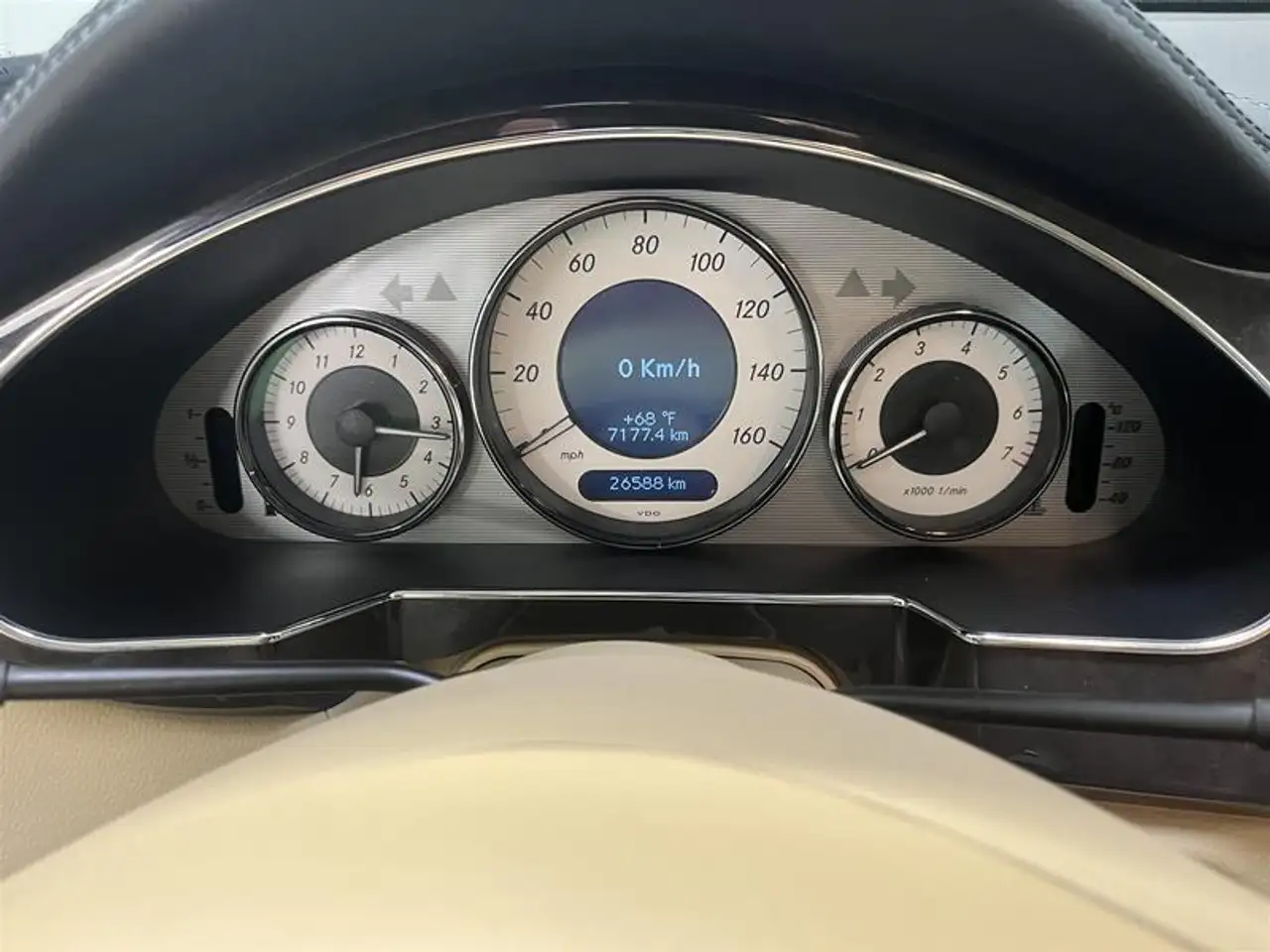 Mercedes-Benz CLS снимка Mercedes-Benz CLS