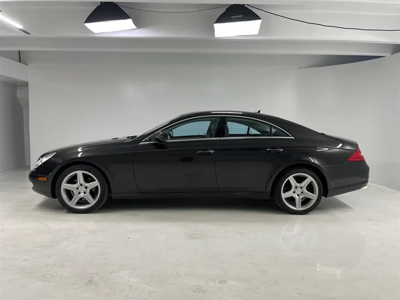 Mercedes-Benz CLS снимка Mercedes-Benz CLS