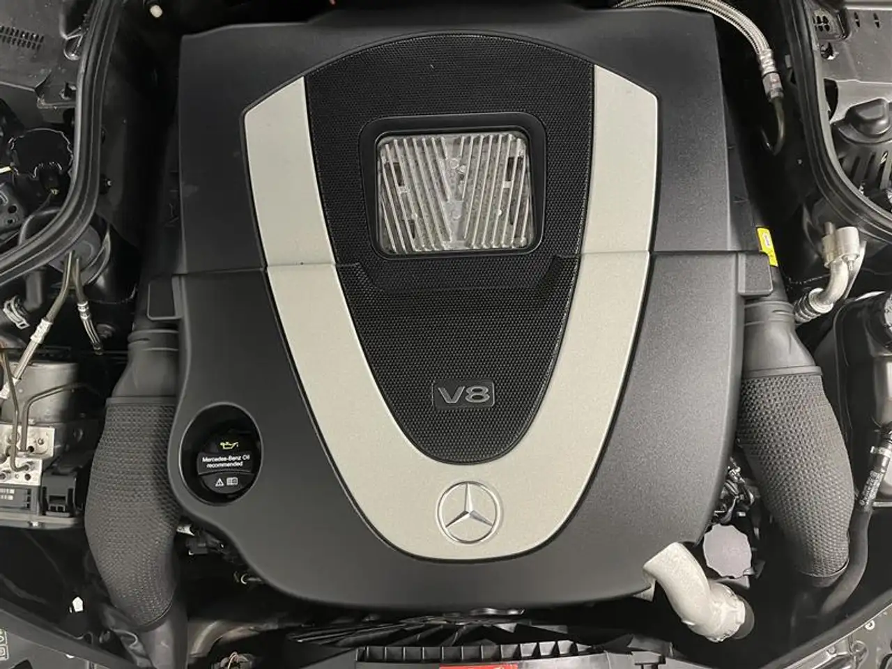 Mercedes-Benz CLS снимка Mercedes-Benz CLS