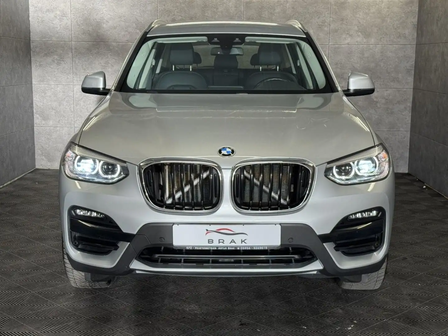 BMW X3 xDrive 30 d LED*NAVI*AHK*SHZ*LEDER*PDC*Keyles Silber - 2