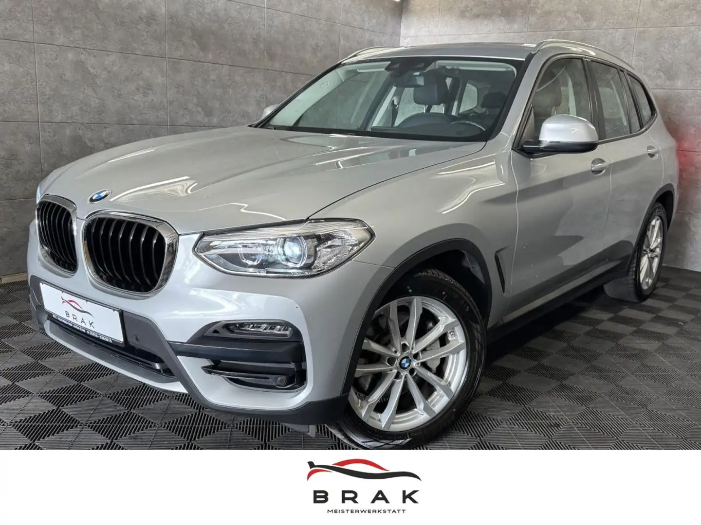 BMW X3 xDrive 30 d LED*NAVI*AHK*SHZ*LEDER*PDC*Keyles Silber - 1